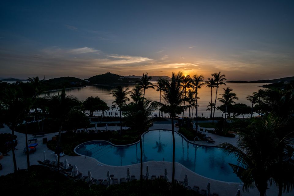 sunset - Ritz Ritz-Carlton Club Suite Dining